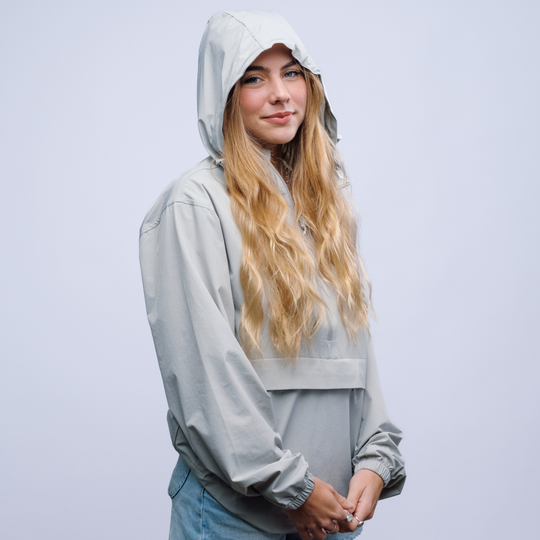 Womens Relay Jacket in Light Gray