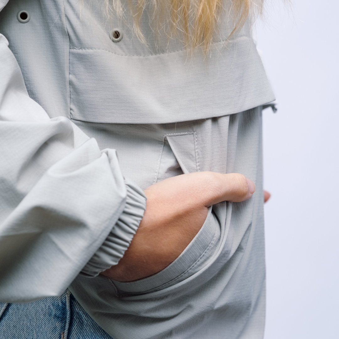 Womens Relay Jacket in Light Gray